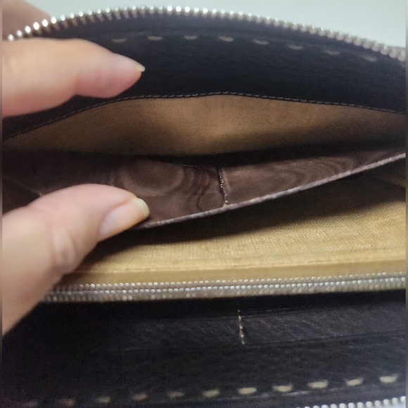 FENDI Selleria Leather Zip Around Wallet - Picture 11 of 16